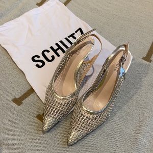 New SCHUTZ HEELS